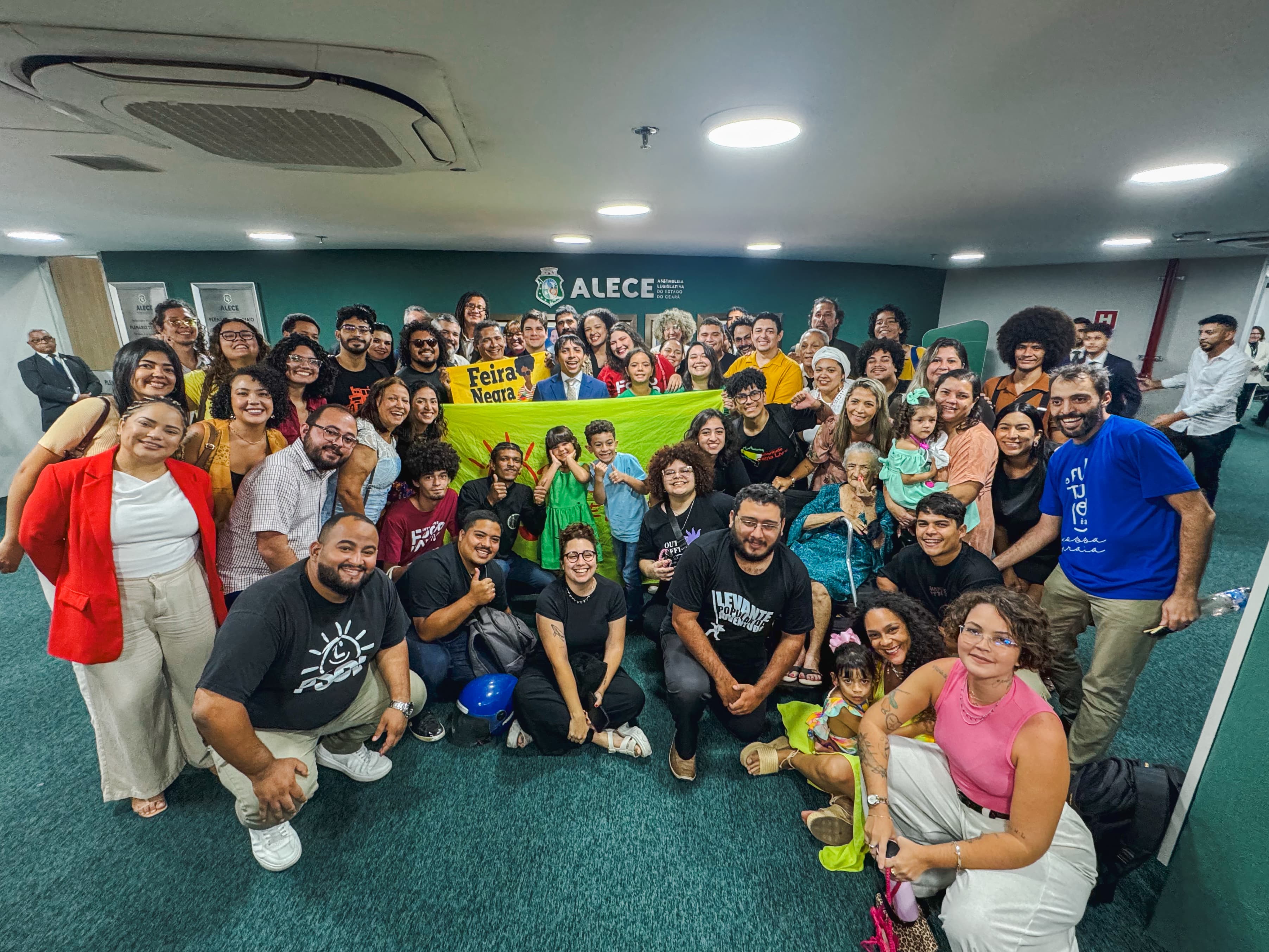 Léo Suricate em ato de mandato na Assembleia Legislativa do Ceará